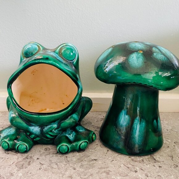 Other - Retro Frog & Mushroom Sink Set: Green Glazed Kitchen Organizer
